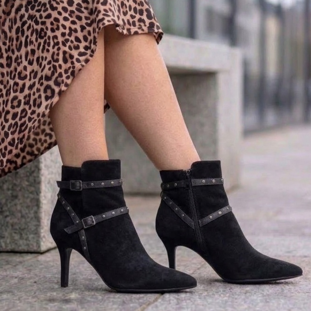 Neiman Marcus Kalm Suede Studded Ankle Bootie size 7 Black/DarkSilver